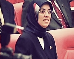 Meclis'te Başörtüye Engel Olan İç Tüzüğün Değiştirilmesi Planlanıyor