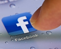 Facebook'un Mobil İşletim Sistemine Ait İlk Ekran Görüntüleri Sızdı