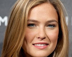 Bar Refaeli İstanbul'a Geliyor