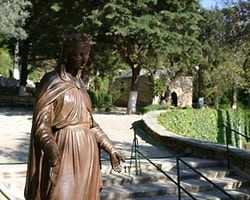 Meryem Ana Evi'ni Fırtına Vurdu