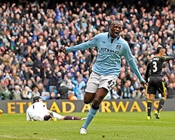 Yaya Toure City'de Kaldı
