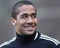 Beşiktaş Alves'in Sözleşmesi Feshedildi