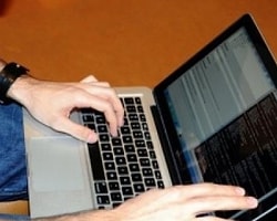 Çinli Hackerlardan Korsan App Store