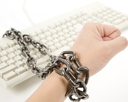 Kimler İnternet Bağımlısı?