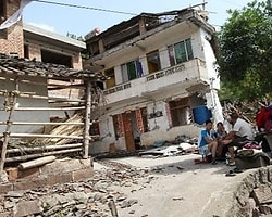 Çin Depreminde Ölü Sayısı 200'ü Aştı