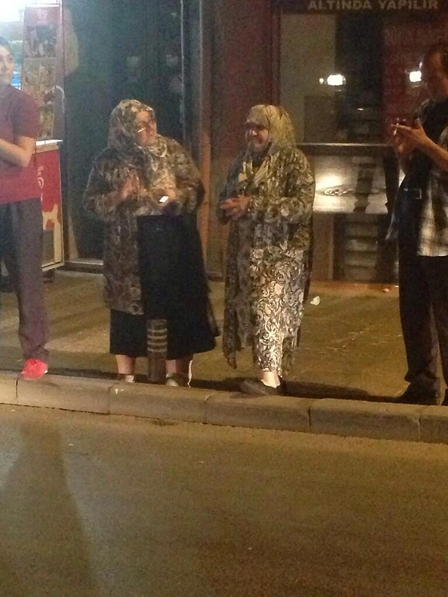 Gezi Parkı Eylemlerinden Gülümsetecek ve Yüreğinizi Isıtacak Fotoğraflar