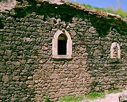150 Yaşındaki Kilise Çürüyor