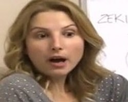 Parayı Kaybedince Eşiyle Böyle Kavga Etti