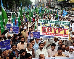 Pakistan'da Mısır'daki Darbe Karşıtlarına Destek Gösterisi