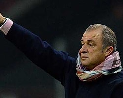 G.Saray Taraftarı Ayakta! Diren Fatih Terim!