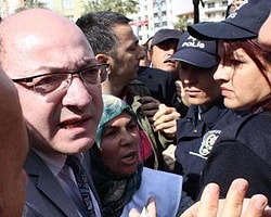 CHP'li Vekil Leyla İle Mecnun'u Meclise Taşıdı