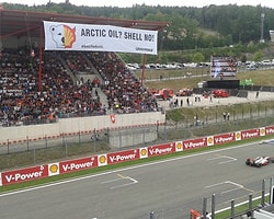 Formula 1'de Greenpeace Eylemi: Hayır Shell