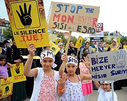 Belçika'da Binlerce Kişi Katliamları Protesto Etti