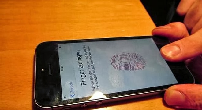 İphone 5S Parmak İzi Koruma Kırıldı!