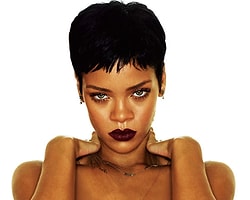 Rihanna Ayakkabının İçinden Şampanya İçti