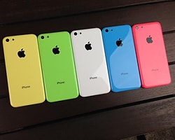 Bu Yıl 2 Yeni İphone Var, Ama Plastik İphone Yok