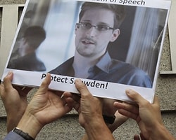 Edward Snowden'ı Anlatan 3 Kitap 1 Film Geliyor