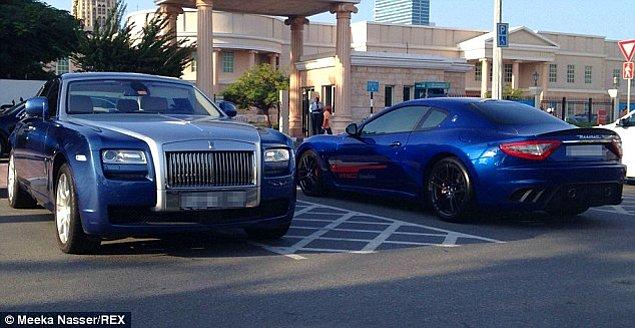 Rolls Royce ve Maserati yan yana