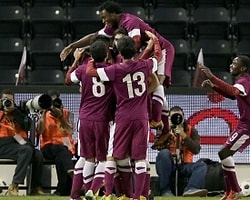Katar kendi evindeki turnuvada yarı finale kaldı