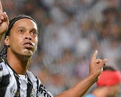 Ronaldinho’ya büyük onur