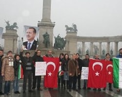 Macaristan'da "Milli İradeye Destek Ve Saygı" Mitingi