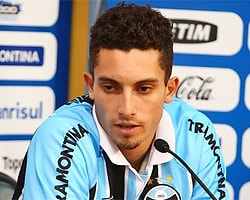 Galatasaray Alex Telles Transferinde Mutlu Sona Ulaştı