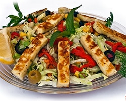 Soslu Hellim Peynirli Salata (6 Kişilik)