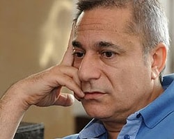 Ünlü Şovmen Otelde Mahsur Kaldı!