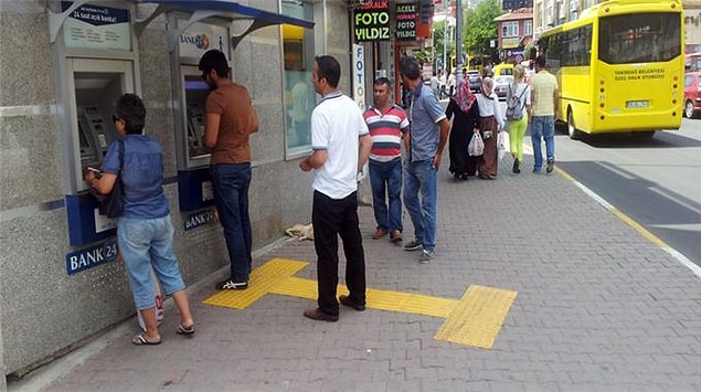 Uçarak yaklaşıp, uçarak uzaklaşacak zannetme