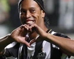 Ronaldinho'dan Beşiktaş'a Mesaj Var: