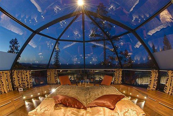 Bu iglo odalar kuzey ışıklarını rahatça izleyebilmeniz için tasarlanmış.