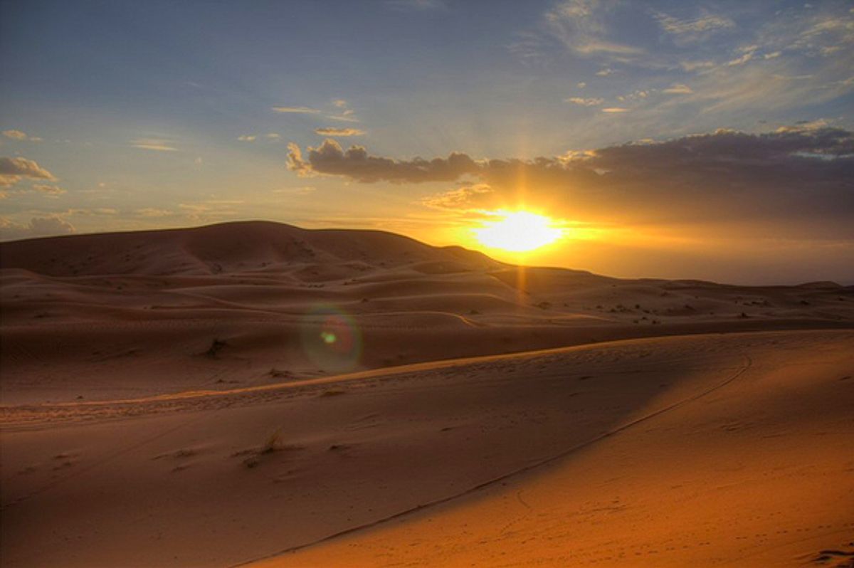 Гифка пустыня закат. It is the Sahara it is a good place for.