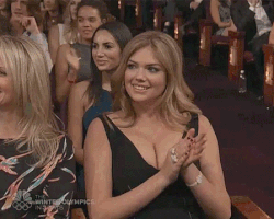Kate Upton Dekoltesiyle Alkışladığı Zaman Ben