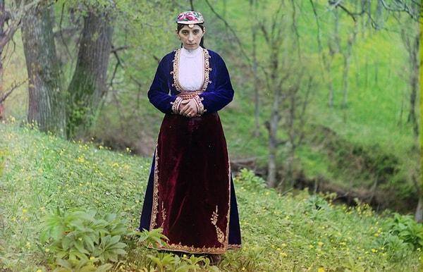 3. Bir Ermeni kadın (Günümüzde Türkiye sınırları içerisinde kalan bir bölge)
