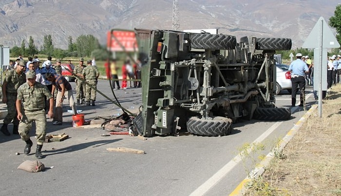 Askeri Araç Devrildi: 3 Şehit, 18 Asker Yaralı