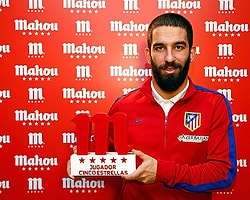 Arda Turan'a Ayın Futbolcusu Ödülü