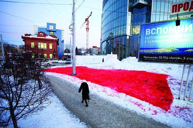 1. Ekaterinburg, Rusya, Kızıl Meydan, 2011 by Radya