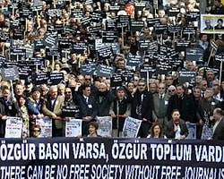 Gazeteciler Pazar Günü Sansüre Karşı Eylemde