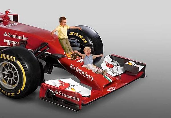 1) Ferrari F14 T - Kaydırak