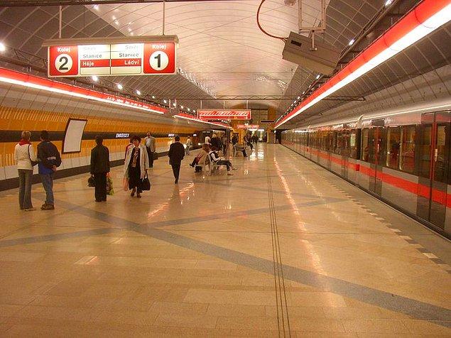 17. Prag metrosu (Çek Cumhuriyeti)