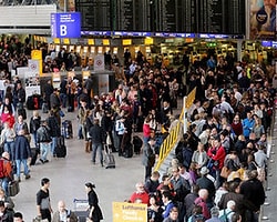 Frankfurt Havalimanı'na Yolcu Alımı Durduruldu!