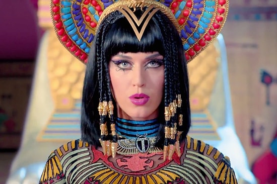 Katy Perry'den Yeni Video: Dark Horse