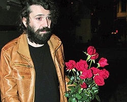 Gülleri Elinde Kaldı