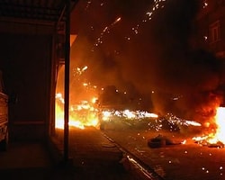 PKK Yandaşları Yol Kapatıp Polisle Çatıştı