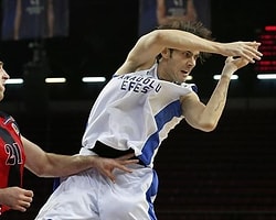 Anadolu Efes Ted'i Farklı Geçti