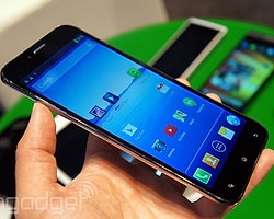 6.4 İnç'lik Dev Telefon, Bir İlki Sunuyor!