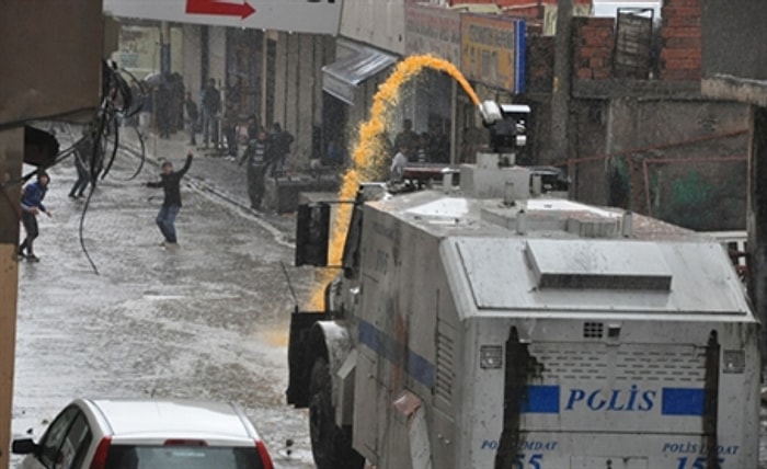 Polis'ten İlginç Gaz Bombası Anonsu