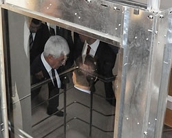 Bakan Elvan Asansörde Mahsur Kaldı