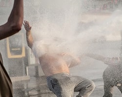 Nazım Serhat Fırat'tan 'Esnasında...'