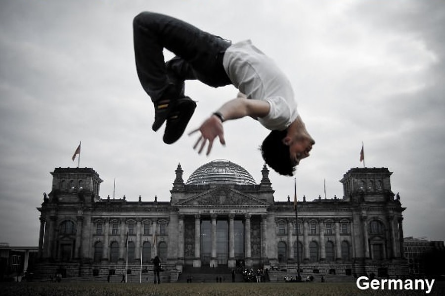 Look he jump. Сальто вниз головой. Нескучный сайт фотографии.